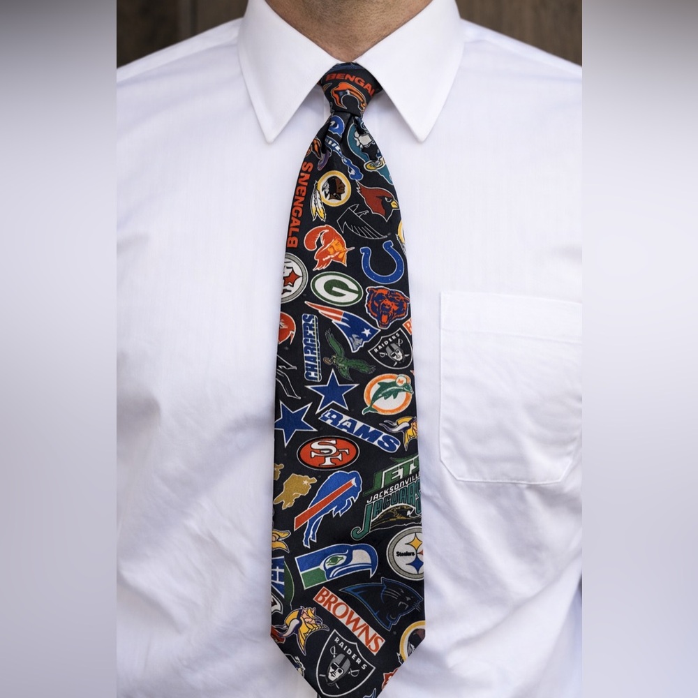 Vintage Surrey NFL Logos Tie 1994 Wallywear USA All Teams Football